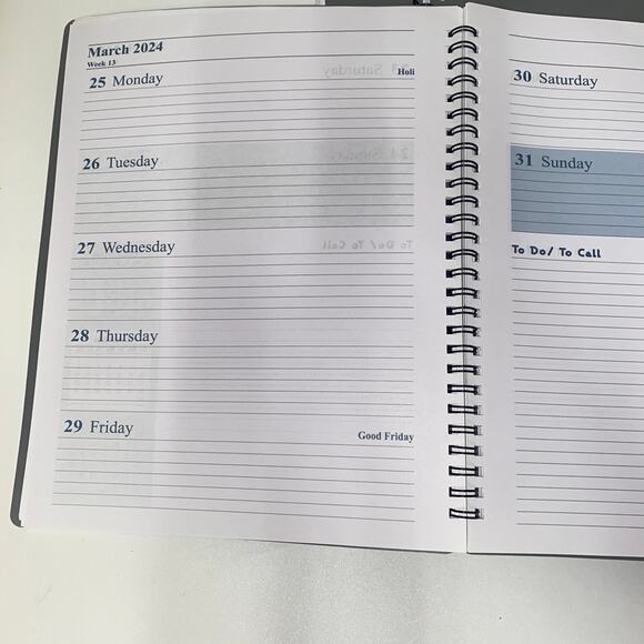 New Signature Series Set of 4 2024 Dated Weekly Monthly Planners - Picture 9 of 10